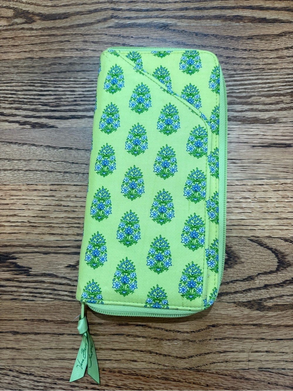 Vera Bradley travel zip around wallet